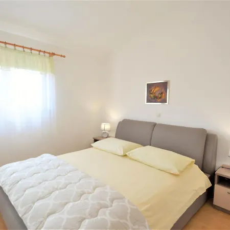 Denise-2 By Interhome