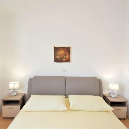 Denise-2 By Interhome